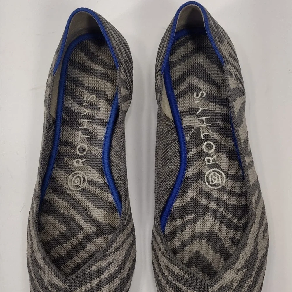 Rotys Stylish Gray and Blue Women's Shoes size 8w pre owned Exellent condition
